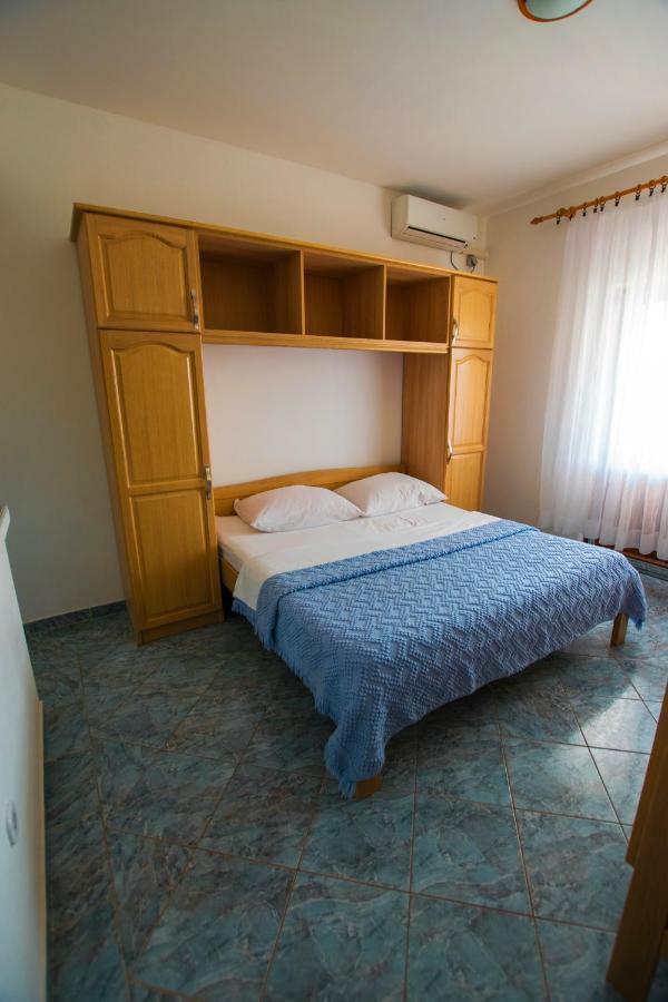 Apartmani Vesna Starigrad Paklenica Buitenkant foto